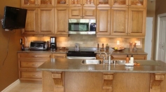 Wood Kitchen Cabinetry